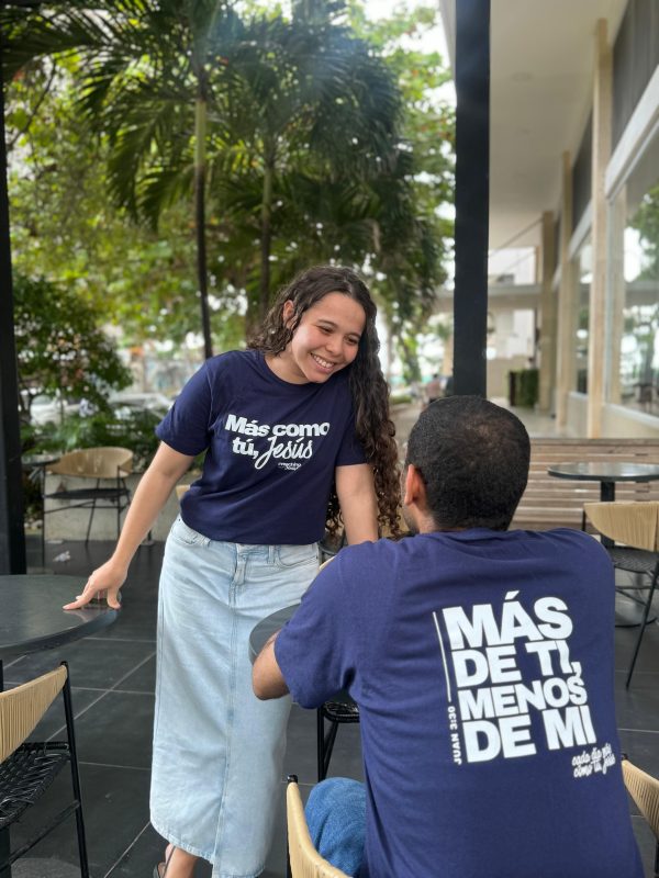 Camiseta MÁS DE TI, MENOS DE MÍ JESÚS