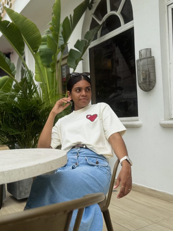 Camiseta Bordada 'Un corazón para Cristo'