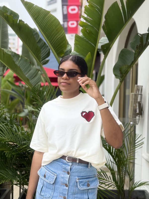 Camiseta bordada "Un corazón para Cristo"