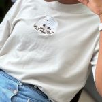 Camiseta Bordada “He Left the 99”