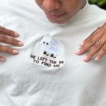 Camiseta Bordada “He Left the 99”